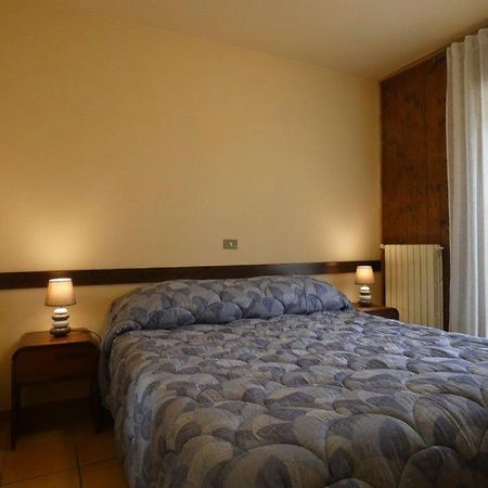 Dimora Fresilia Casa Vacanze Opi Exterior foto