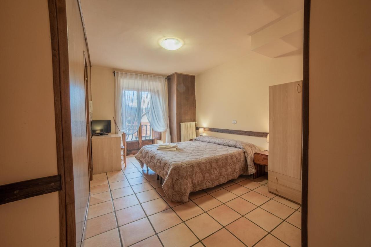 Dimora Fresilia Casa Vacanze Opi Exterior foto