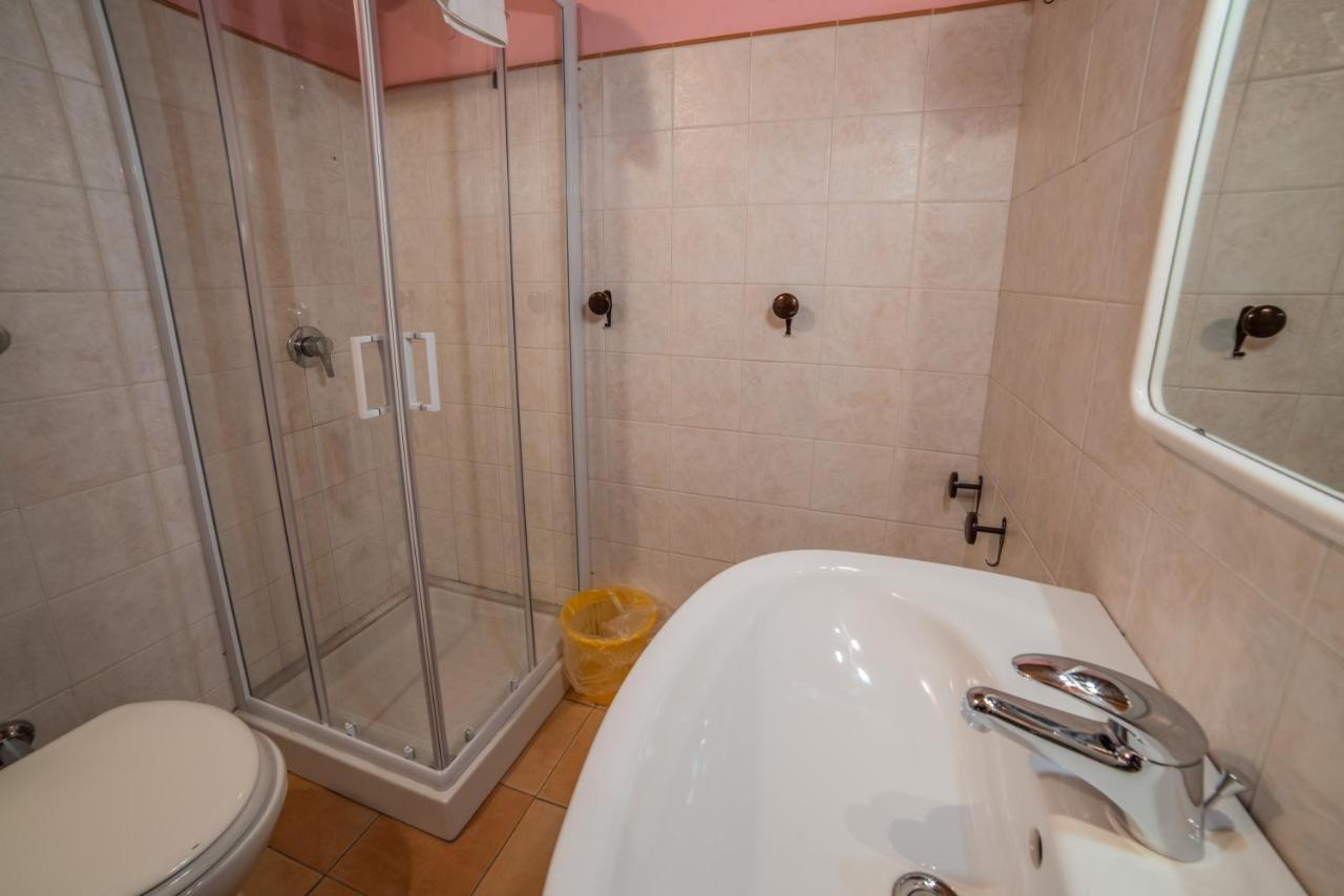 Dimora Fresilia Casa Vacanze Opi Exterior foto