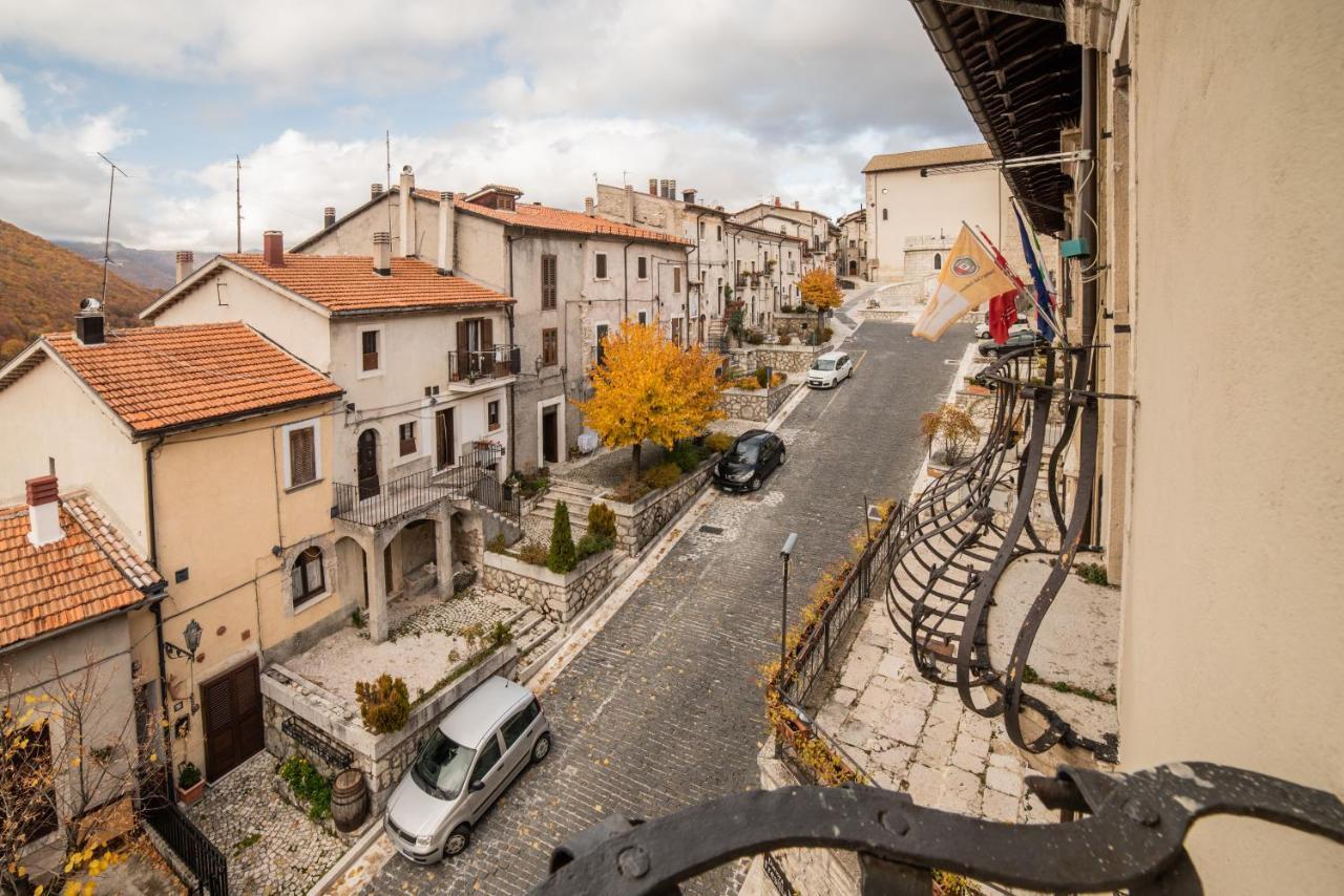Dimora Fresilia Casa Vacanze Opi Exterior foto