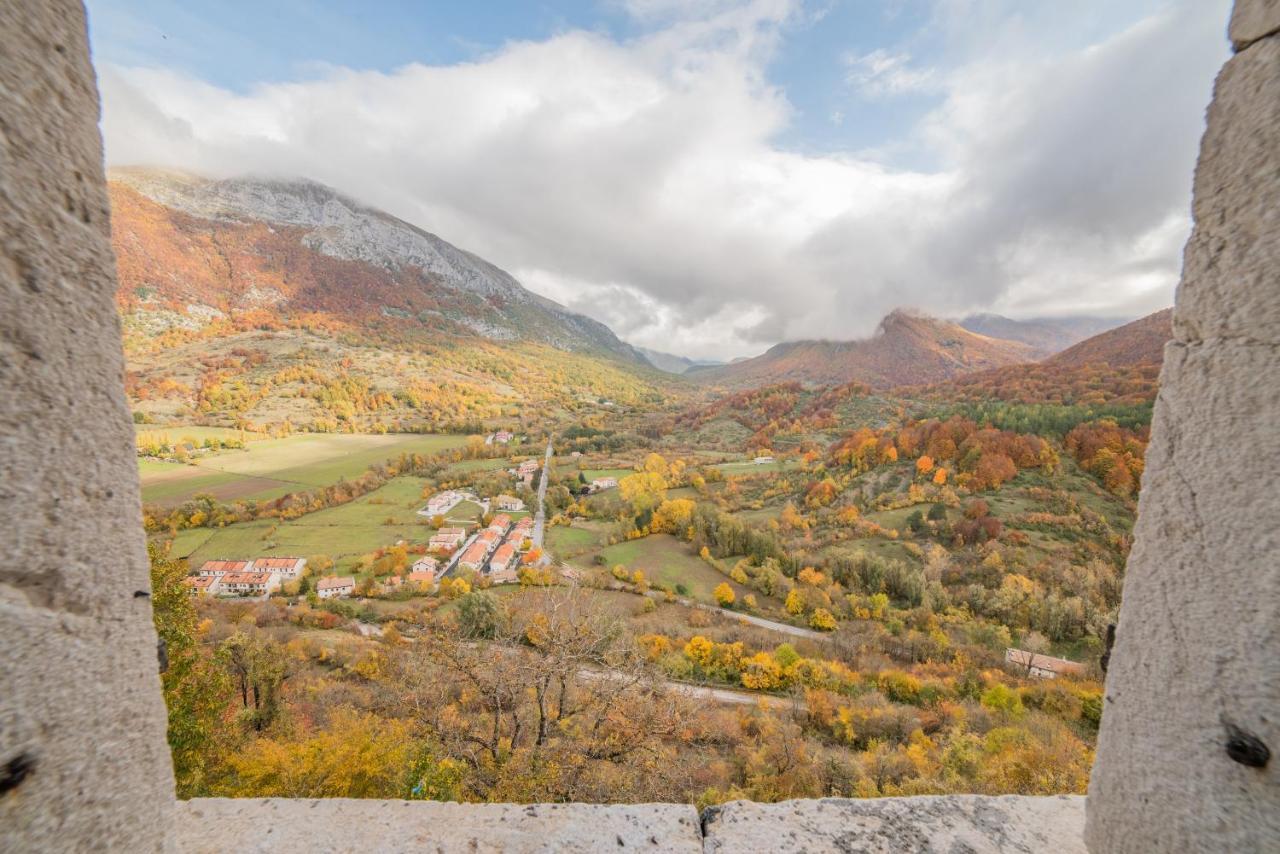 Dimora Fresilia Casa Vacanze Opi Exterior foto